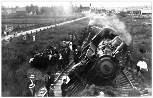 Armstrong Spallumcheen Museum and Arts Society. Derailed steam locomotive 474, east of Armstrong (1914) https://doh.arcabc.ca/islandora/object/arms:1291